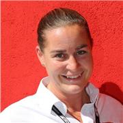 Soy alemana y me gustaría poder enseñarte mi idioma materna. No es el idioma mas fácil del mundio pero juntos lo podemos conseguir